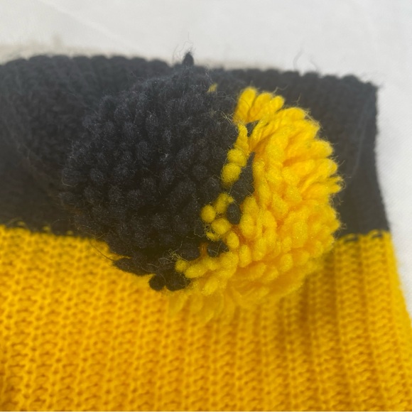 NFL Pittsburgh Steelers Beanie Embroidered Sewn On Patch Logo Hat Cap Pom Poof - Picture 9 of 9